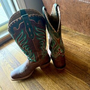 Women Ariat Western Boots size 7 B (medium)